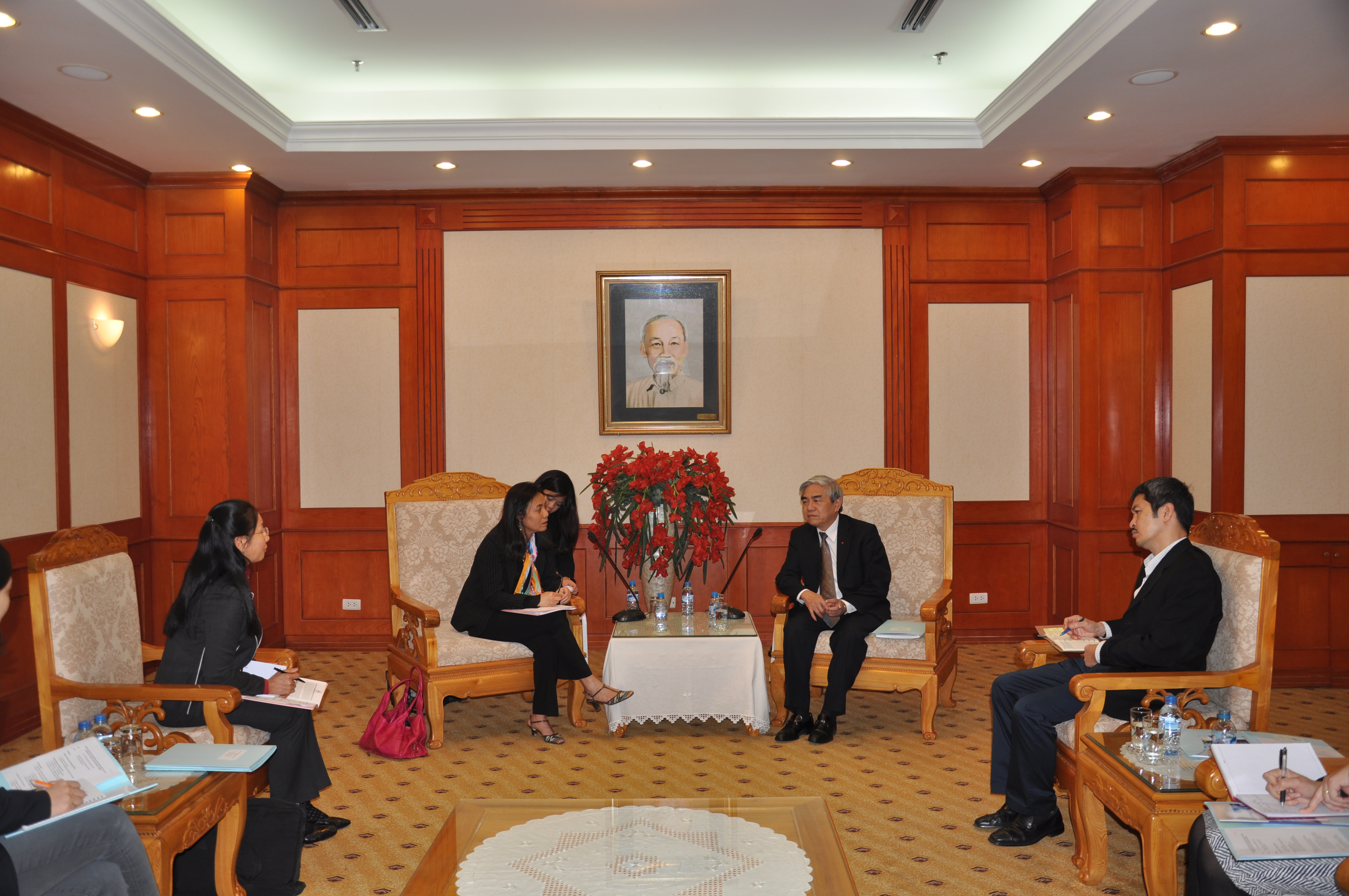 Bộ trưởng Bộ KH&CN Nguyễn Quân tiếp Quyền Giám đốc VEF